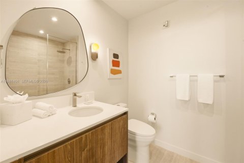 Condo in Miami, Florida, 1 bedroom  № 2043164 - photo 9