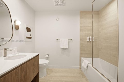 Condo in Miami, Florida, 1 bedroom  № 2043164 - photo 11