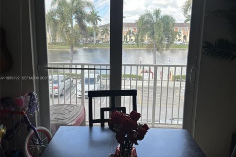 Copropriété à vendre à Doral, Floride: 3 chambres, 119.29 m2 № 1993567 - photo 10