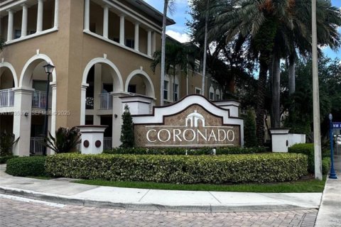 Condo à Doral, Floride, 3 chambres  № 1993567