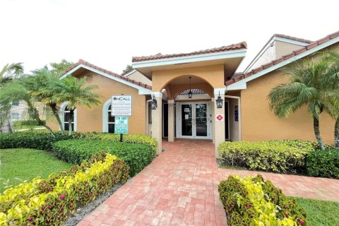 Condominio en alquiler en Coral Springs, Florida, 2 dormitorios, 91.42 m2 № 2057482 - foto 24