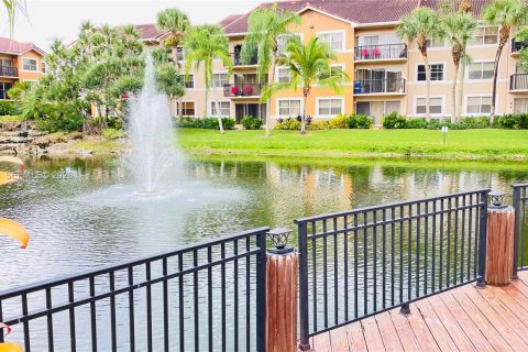 Condominio en alquiler en Coral Springs, Florida, 2 dormitorios, 91.42 m2 № 2057482 - foto 28