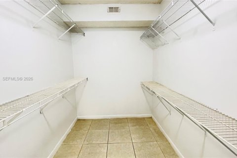 Condominio en alquiler en Coral Springs, Florida, 2 dormitorios, 91.42 m2 № 2057482 - foto 12