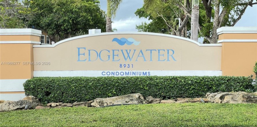 Condominio en Coral Springs, Florida, 2 dormitorios  № 2057482