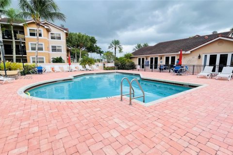 Condominio en alquiler en Coral Springs, Florida, 2 dormitorios, 91.42 m2 № 2057482 - foto 26