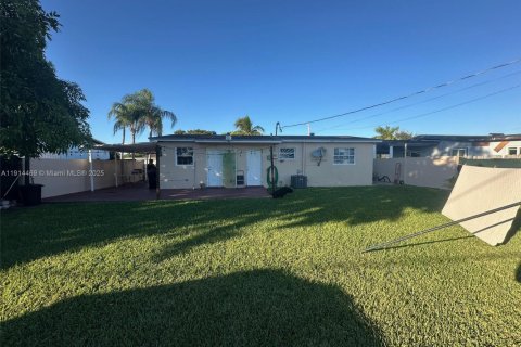Casa en venta en Miami, Florida, 3 dormitorios, 85.47 m2 № 1970007 - foto 16
