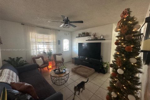 Casa en venta en Miami, Florida, 3 dormitorios, 85.47 m2 № 1970007 - foto 8