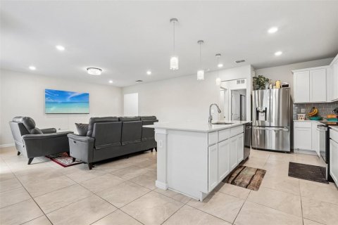 House in CYPRESS HAMMOCK in Kissimmee, Florida 5 bedrooms, 242.94 sq.m. № 2231893 - photo 9