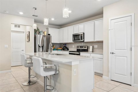 House in CYPRESS HAMMOCK in Kissimmee, Florida 5 bedrooms, 242.94 sq.m. № 2231893 - photo 16