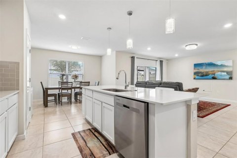 House in CYPRESS HAMMOCK in Kissimmee, Florida 5 bedrooms, 242.94 sq.m. № 2231893 - photo 12