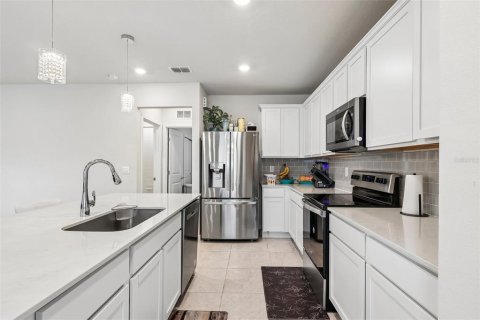 House in CYPRESS HAMMOCK in Kissimmee, Florida 5 bedrooms, 242.94 sq.m. № 2231893 - photo 15