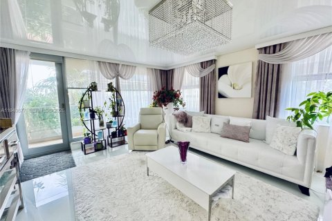 Купить кондоминиум в Халландейл-Бич, Флорида 2 спальни, 141.86м2, № 1998838 - фото 7