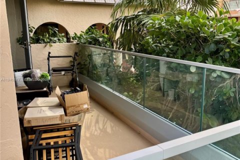 Купить кондоминиум в Халландейл-Бич, Флорида 2 спальни, 141.86м2, № 1998838 - фото 5