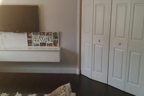 Townhouse in Dania Beach, Florida 5 bedrooms, 189.71 sq.m. № 1842939 - photo 11