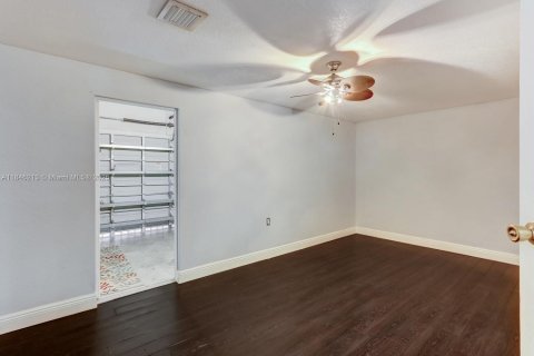 Townhouse in Dania Beach, Florida 5 bedrooms, 189.71 sq.m. № 1842939 - photo 28