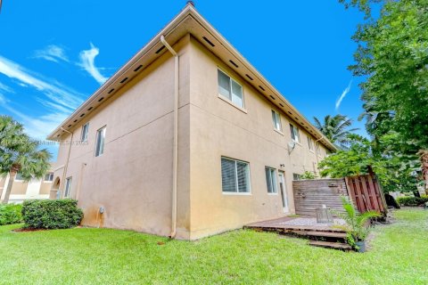 Townhouse in Dania Beach, Florida 5 bedrooms, 189.71 sq.m. № 1842939 - photo 21