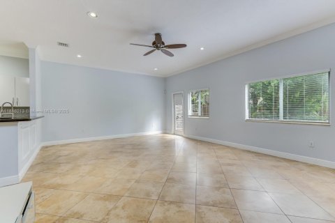 Townhouse in Dania Beach, Florida 5 bedrooms, 189.71 sq.m. № 1842939 - photo 25