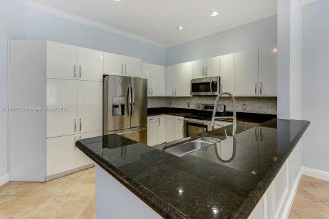 Townhouse in Dania Beach, Florida 5 bedrooms, 189.71 sq.m. № 1842939 - photo 26