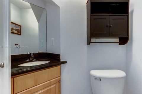 Townhouse in Dania Beach, Florida 5 bedrooms, 189.71 sq.m. № 1842939 - photo 27