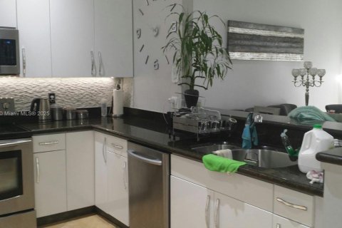 Townhouse in Dania Beach, Florida 5 bedrooms, 189.71 sq.m. № 1842939 - photo 5
