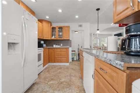 House in Palmetto, Florida 4 bedrooms, 194.54 sq.m. № 1683041 - photo 12