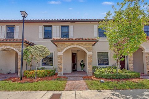 Townhouse in Homestead, Florida 3 bedrooms, 154.12 sq.m. № 2071868 - photo 2