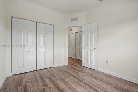 Townhouse in Homestead, Florida 3 bedrooms, 154.12 sq.m. № 2071868 - photo 24
