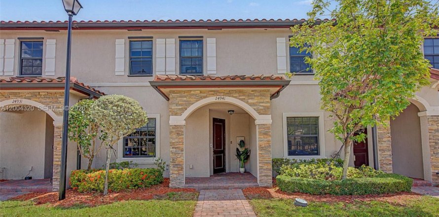 Townhouse in Homestead, Florida 3 bedrooms, 154.12 sq.m. № 2071868