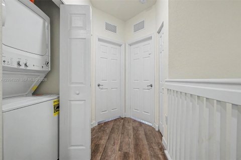 Townhouse in Homestead, Florida 3 bedrooms, 154.12 sq.m. № 2071868 - photo 20