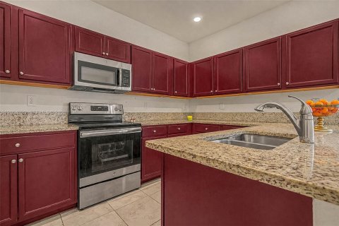 Townhouse in Homestead, Florida 3 bedrooms, 154.12 sq.m. № 2071868 - photo 14
