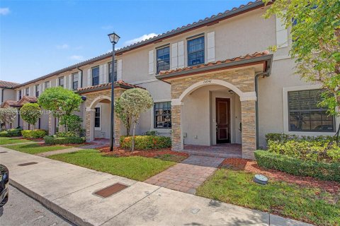 Townhouse in Homestead, Florida 3 bedrooms, 154.12 sq.m. № 2071868 - photo 3