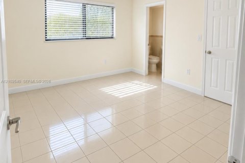 Copropriété à louer à Hialeah, Floride: 2 chambres, 72.19 m2 № 2407418 - photo 9