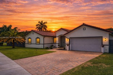 Villa ou maison à vendre à Homestead, Floride: 4 chambres, 207.17 m2 № 2021887 - photo 3