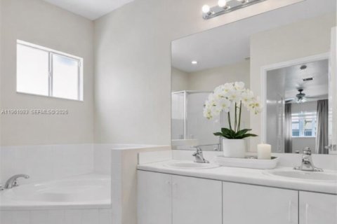 Casa en venta en Homestead, Florida, 4 dormitorios, 207.17 m2 № 2021887 - foto 9