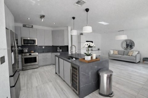 Casa en venta en Homestead, Florida, 4 dormitorios, 207.17 m2 № 2021887 - foto 5