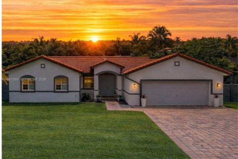 Villa ou maison à vendre à Homestead, Floride: 4 chambres, 207.17 m2 № 2021887 - photo 2