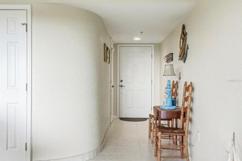 Condo in Punta Gorda, Florida, 2 bedrooms № 2114613 - photo 6