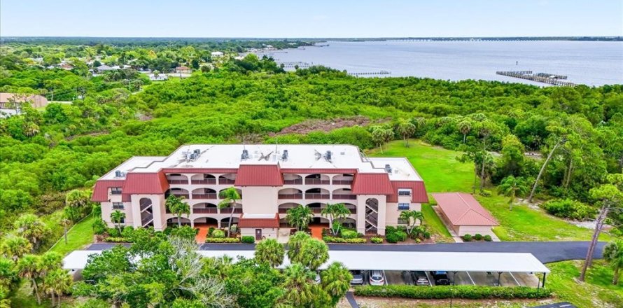 Condo in Punta Gorda, Florida, 2 bedrooms № 2114613