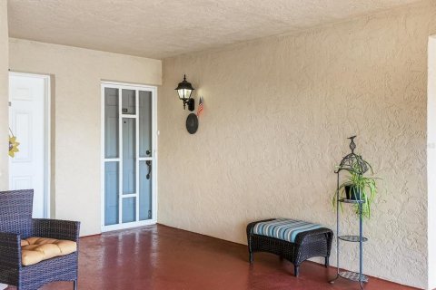 Condo in Punta Gorda, Florida, 2 bedrooms № 2114613 - photo 5