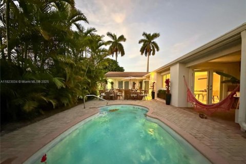 House in Hollywood, Florida 4 bedrooms, 301.65 sq.m. № 1792437 - photo 6