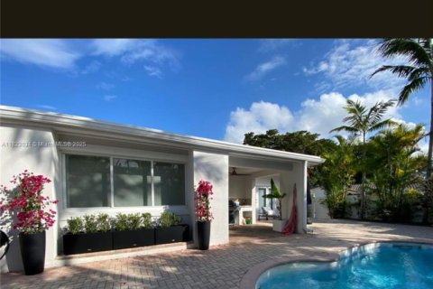 House in Hollywood, Florida 4 bedrooms, 301.65 sq.m. № 1792437 - photo 7