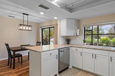 Villa ou maison à vendre à Spring Hill, Floride: 2 chambres, 93 m2 № 2258468 - photo 17