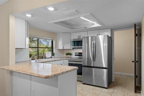 Villa ou maison à vendre à Spring Hill, Floride: 2 chambres, 93 m2 № 2258468 - photo 15