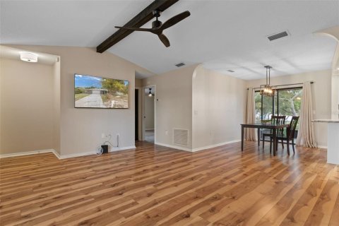 Villa ou maison à vendre à Spring Hill, Floride: 2 chambres, 93 m2 № 2258468 - photo 8
