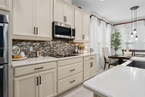 House in Clermont, Florida 3 bedrooms, 188.68 sq.m. № 2064164 - photo 12