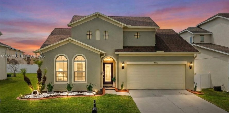 House in Clermont, Florida 3 bedrooms, 188.68 sq.m. № 2064164