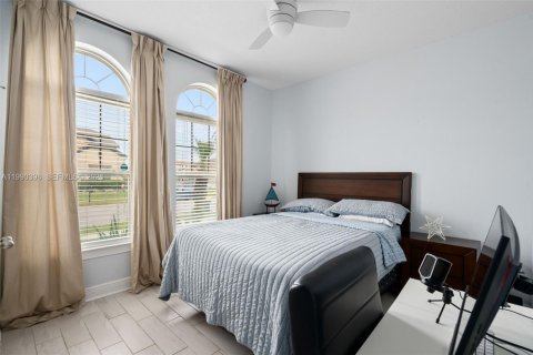 House in Clermont, Florida 3 bedrooms, 188.68 sq.m. № 2064164 - photo 24