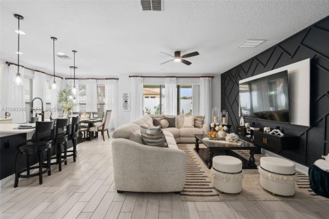 House in Clermont, Florida 3 bedrooms, 188.68 sq.m. № 2064164 - photo 7