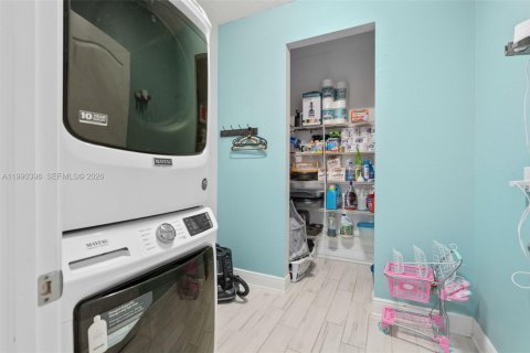 House in Clermont, Florida 3 bedrooms, 188.68 sq.m. № 2064164 - photo 26