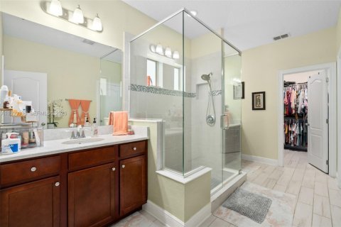 House in Clermont, Florida 3 bedrooms, 188.68 sq.m. № 2064164 - photo 18